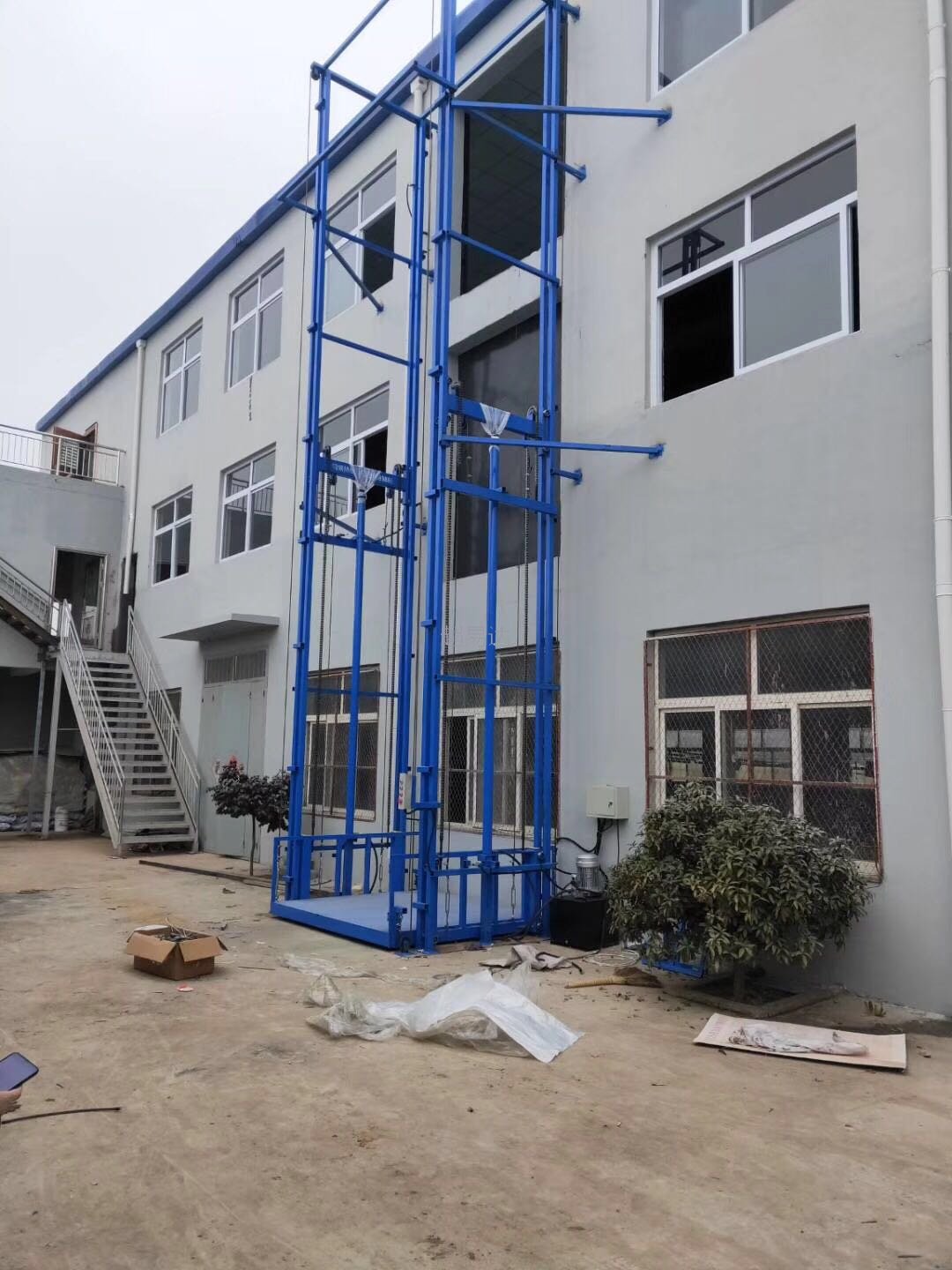 導(dǎo)軌升降貨梯